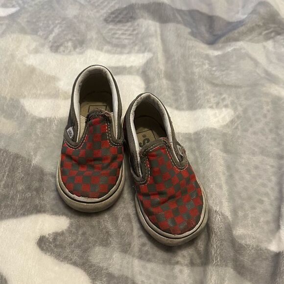 🍄 Baby gray and red checkered slip on vans - Picture 1 of 7